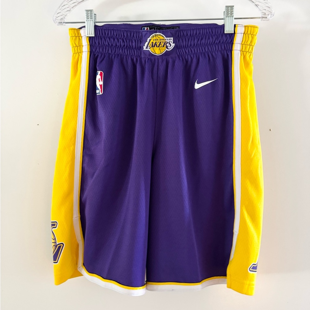 Nike Mens Lakers Purple and Yellow Shorts NWT Small